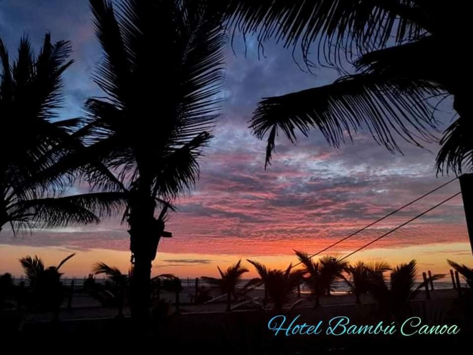 Hotel Bambú Canoa Bagian luar foto
