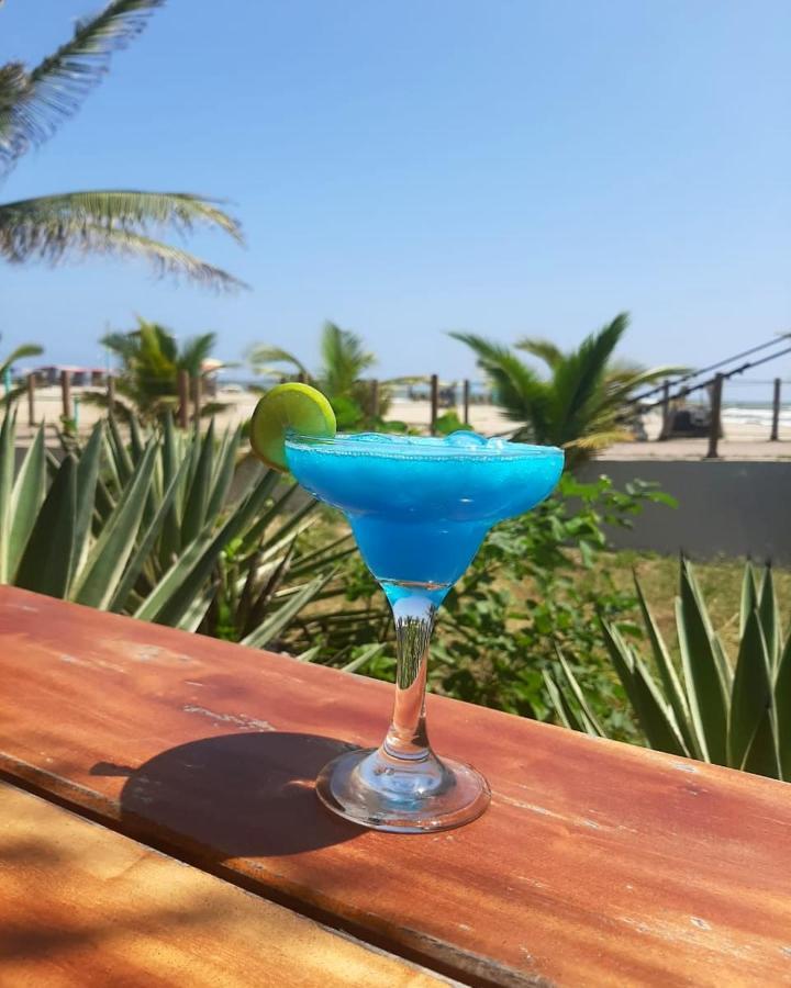 Hotel Bambú Canoa Bagian luar foto