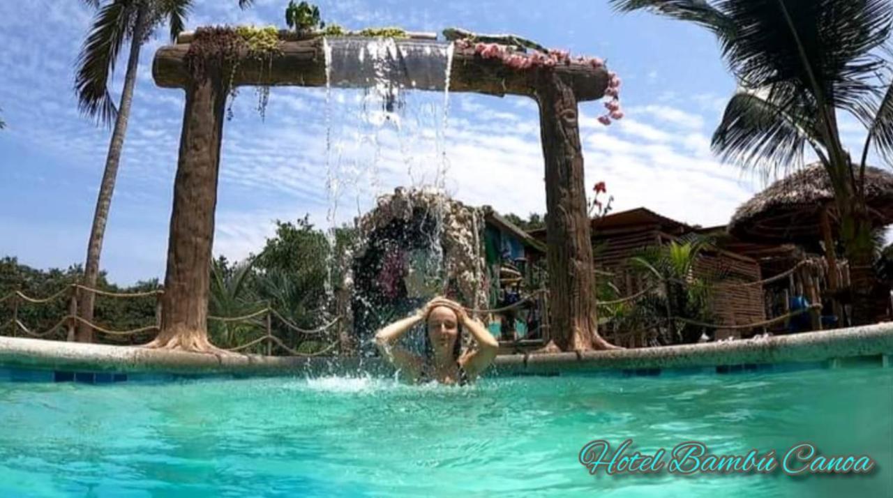 Hotel Bambú Canoa Bagian luar foto