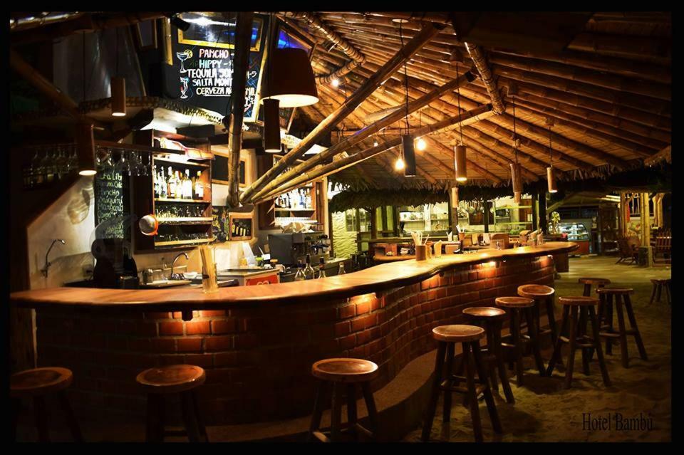 Hotel Bambú Canoa Bagian luar foto