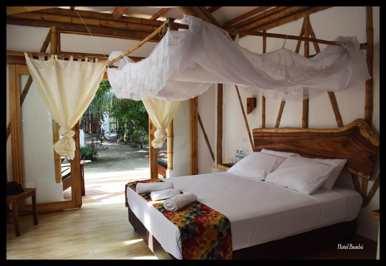 Hotel Bambú Canoa Bagian luar foto
