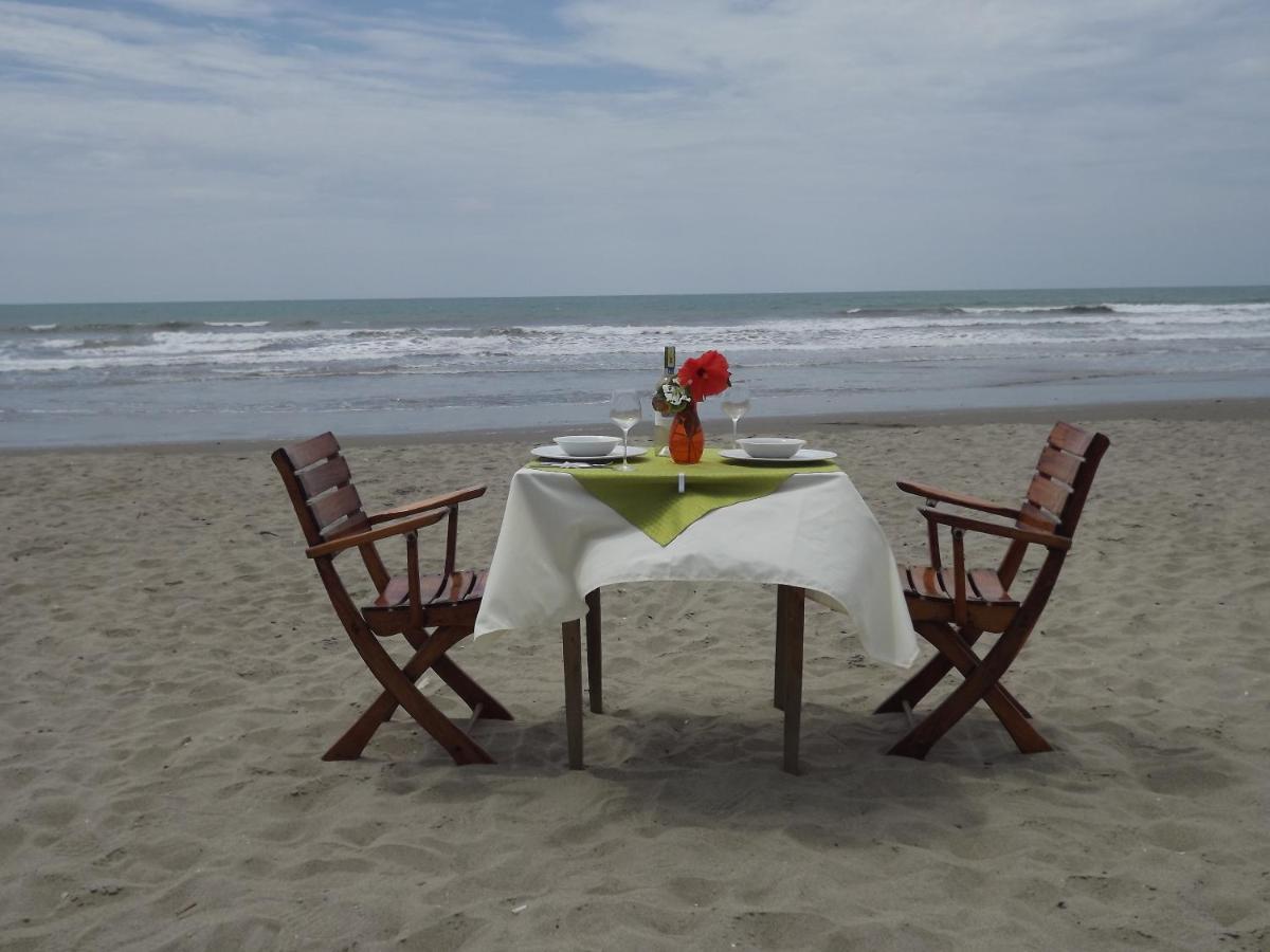 Hotel Bambú Canoa Bagian luar foto